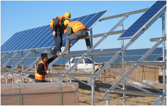 特點(diǎn)1：“突擊搶裝”現(xiàn)象突出