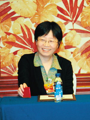 全國政協(xié)常委、上海市政協(xié)副主席、民革上海市委主委高小玫