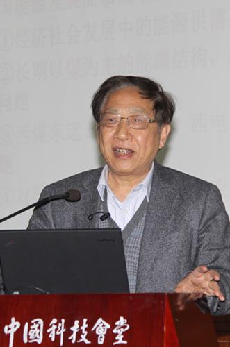 中國工程院院士、中國核工業(yè)集團(tuán)公司科技委副主任葉奇蓁參加“科學(xué)家與媒體面對面”活動