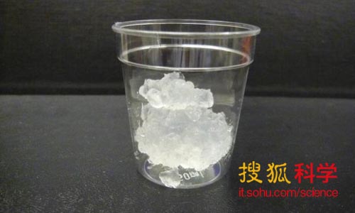 這是新的超級材料嗎？納米纖維素提取自粉碎的植株。