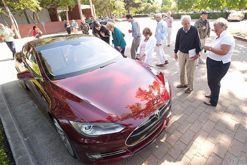 蓋世汽車訊 綜合外電報道，美國電動車制造商特斯拉已經(jīng)獲得來自中國香港的訂單，有望在今年冬季正式在香港上市銷售。