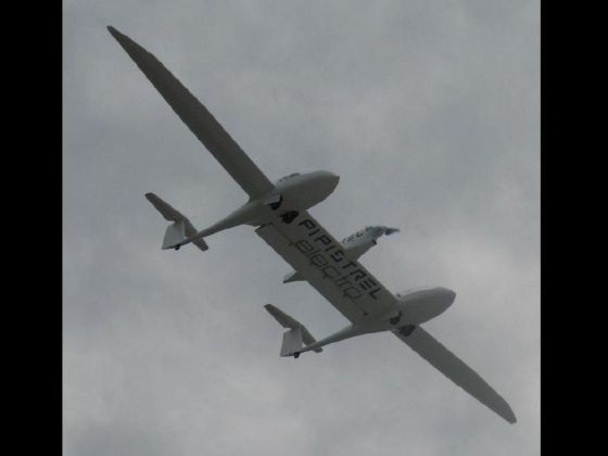 在2009年至2011年之間，美國宇航局發(fā)布了一項(xiàng)名為“綠色飛行”的挑戰(zhàn)賽。參賽者被要求設(shè)計(jì)一款新型客機(jī)，其運(yùn)載200名乘客飛行一英里油耗僅為1加侖或其它同等指標(biāo)，與此同時(shí)還必須大大降低飛行中的噪音水平