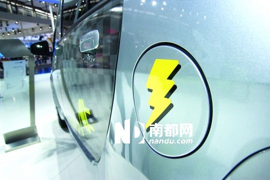 <p>    →隨著國際能源和環(huán)境危機加重，全球范圍內(nèi)正掀起一股新能源車熱潮。</p><p>    南都記者　麥宏堅　攝</p>