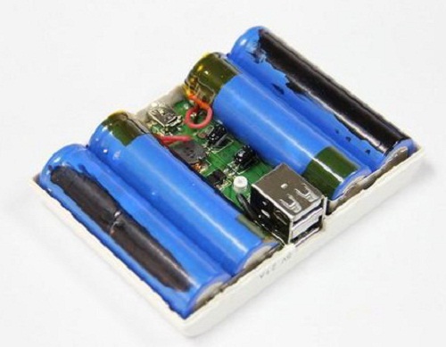 圖2:內(nèi)部導線沒有任何固定的移動電源