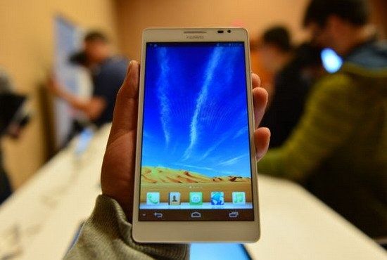 手機續(xù)航太爛？太陽能電池或成最佳方案